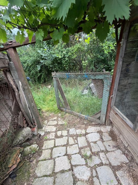 Къща в Казанлък зад Художествената Гимназия с 802 кв.м. Двор