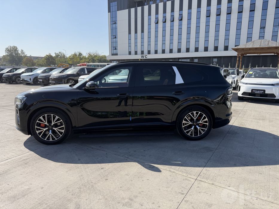 Zeekr 8X Ultra 70 kw night option 2026