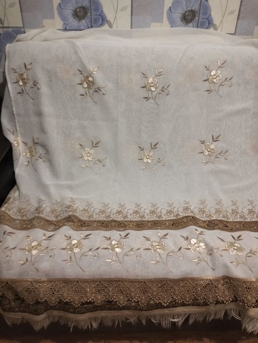 Продам шторы на кухню.