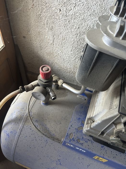 Compresor trifazic cu 5.5 cai 270 Lt