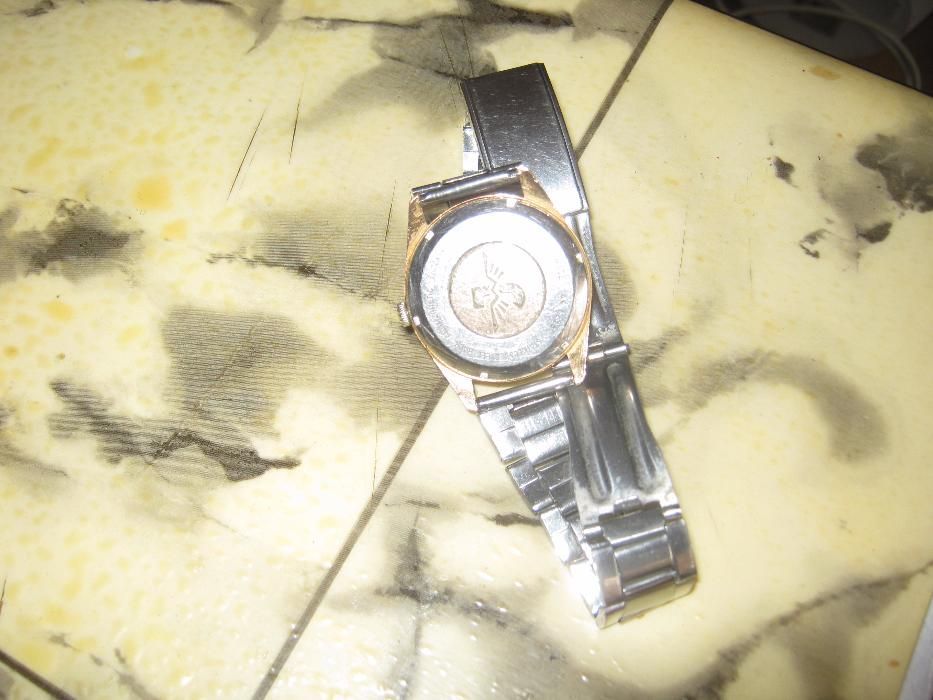 Продавам Часовник жовиал