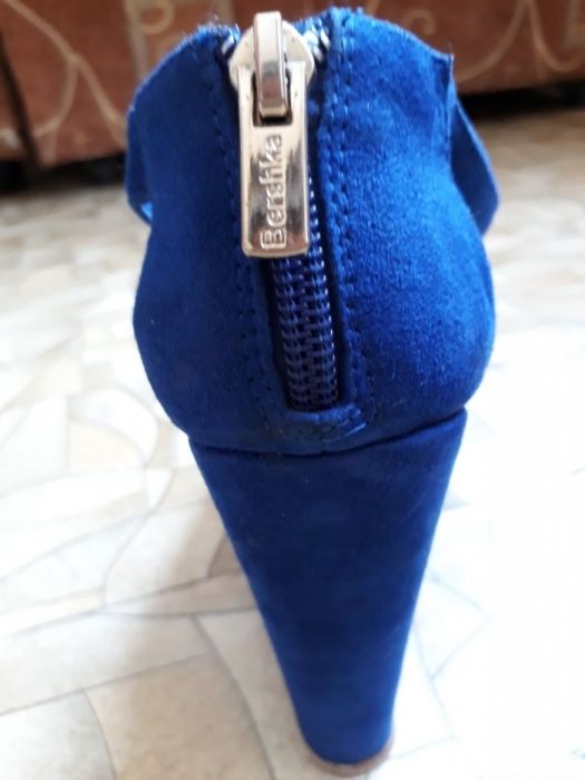 Стильные босоножки