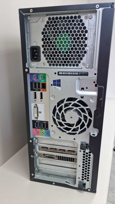 Unitate PC HP Z230 [Amanet Club Caro ]