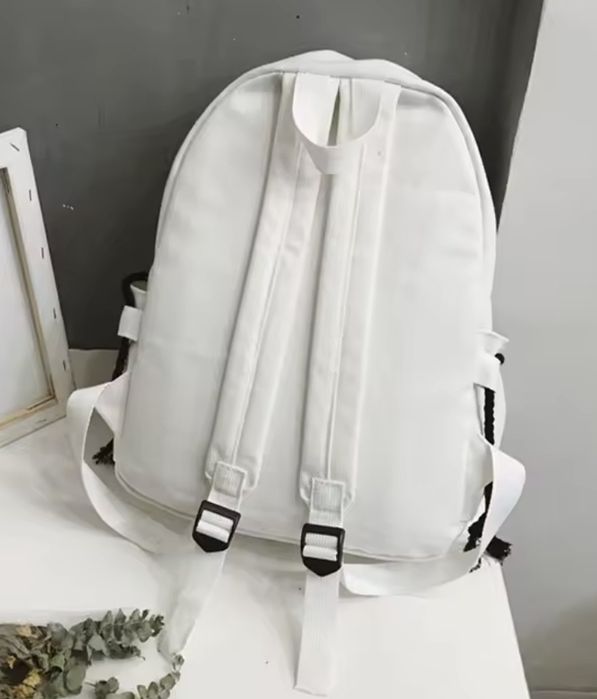 Модерна бежово раница с надпис Fashion- практична и стилна