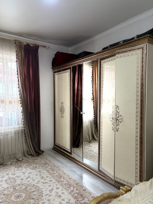 Б/у спальный гарниртур классическом стиле