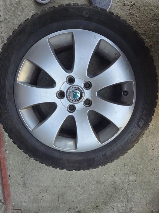Vând set roți Skoda