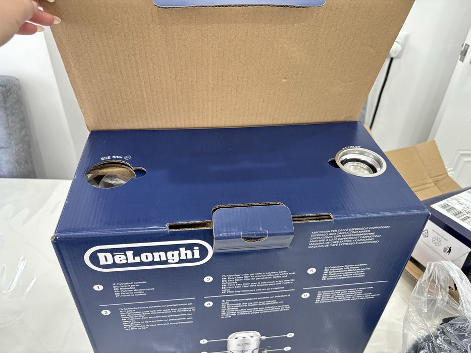 Кофемашина Delonghi