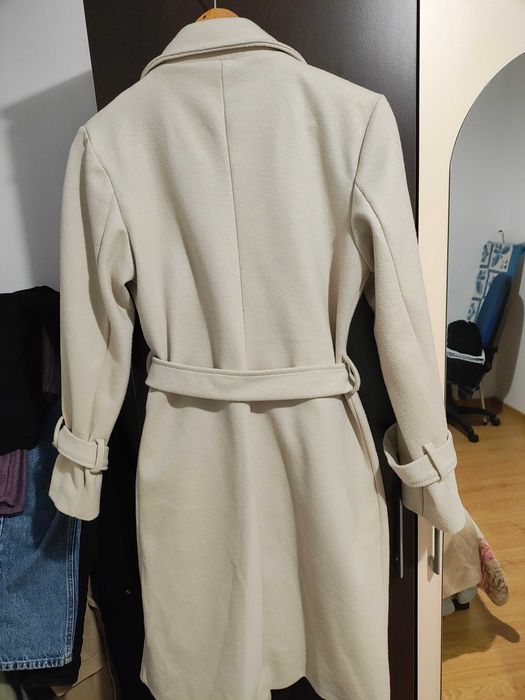 Дамско дълго черно и светло бежов цвят под коляното палто