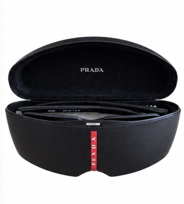 Слънчеви очила на Prada