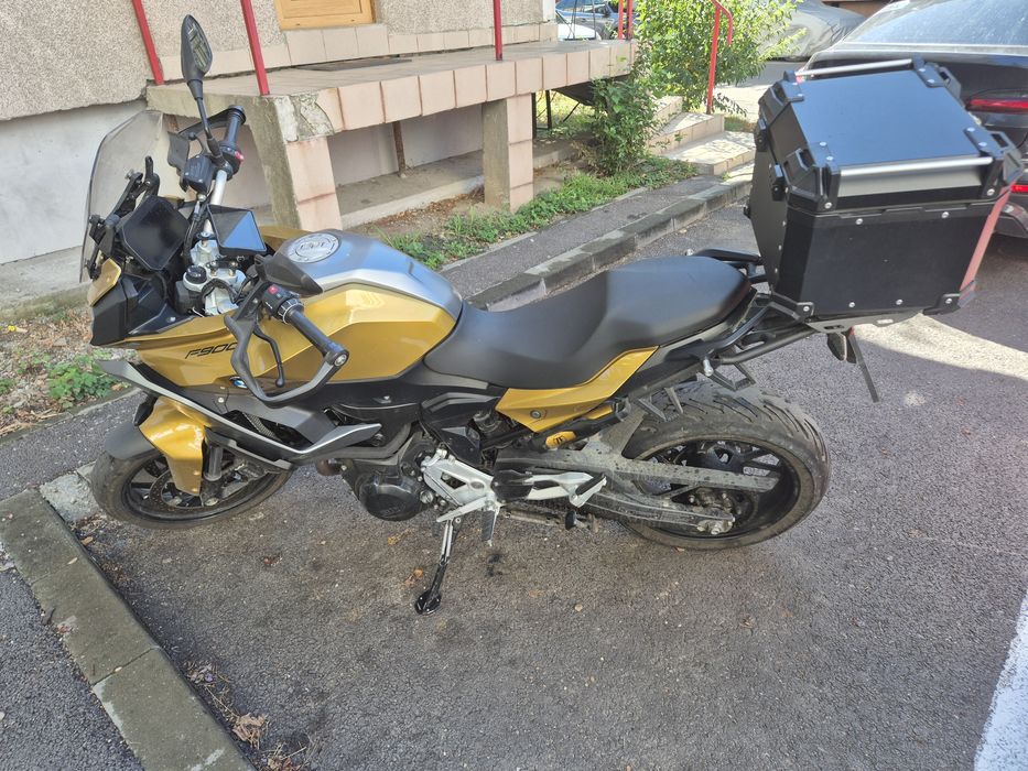 Motocicleta BMW F900XR
