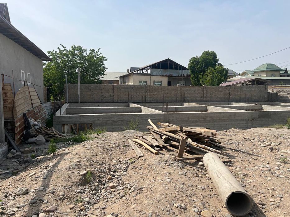 7 sotix yer sotiladi