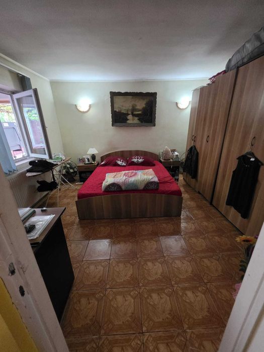 Casă de vânzare + spatiu comercial – Câmpina, Prahova