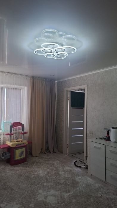 Продам 4 комнатную квартиру