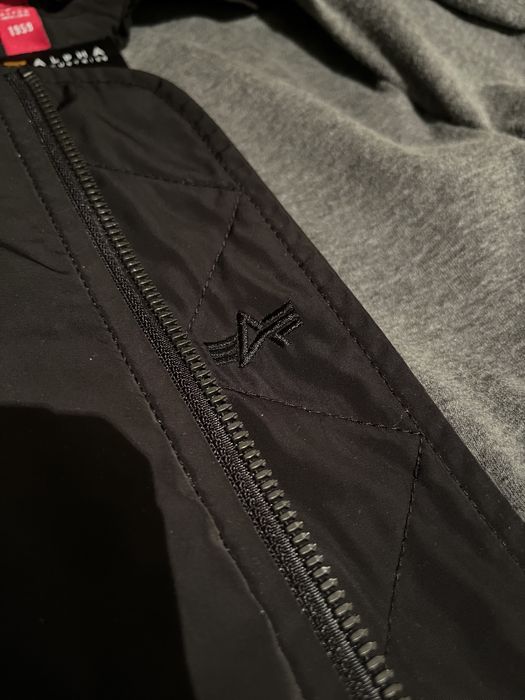 Бомбер Alpha Industries