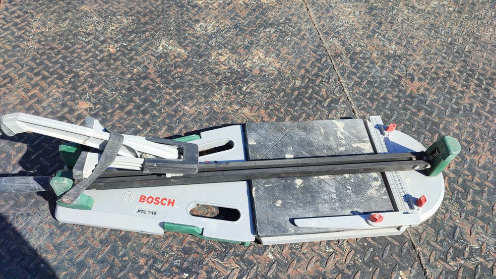 Машина за рязане на плочки Bosch