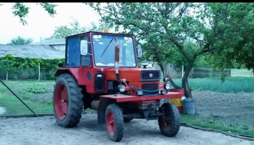 Vând tractor U650