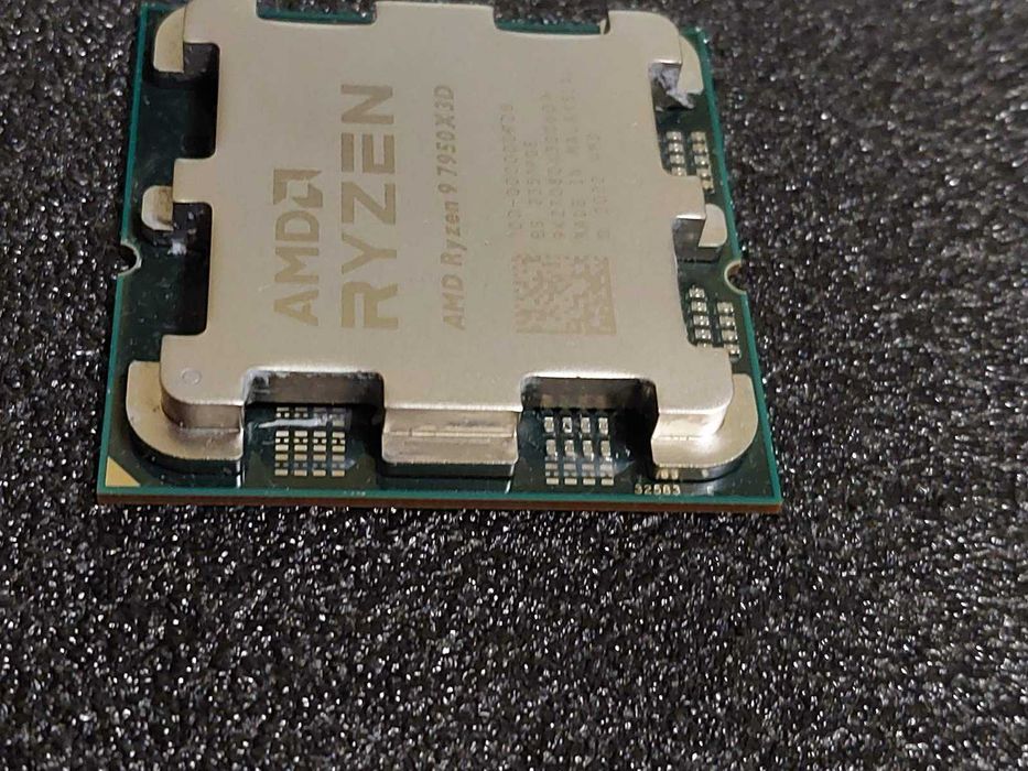 AMD Ryzen 9 7950X3D, 16-ядрен, АМ5