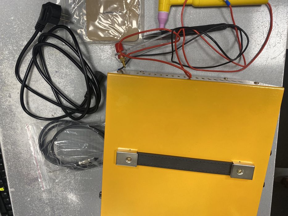 Апарат за точково заваряне на многоцветен метал бижута