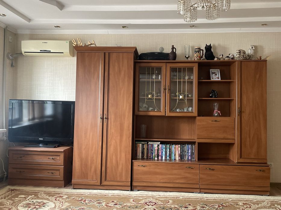 Продам стенку и комод