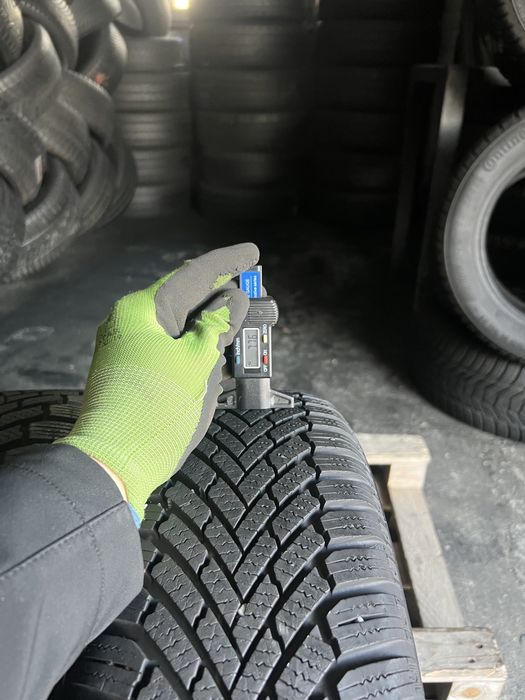 4 anvelope de iarna 185/65/15 Continental 7.5-7.8 mm!