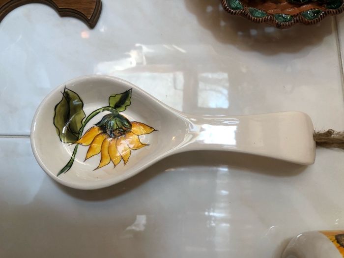 Предметы для оформления интерьера с подсолнухами