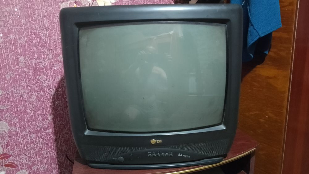 Продам телевизор