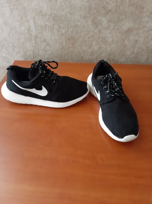 Продам кроссовки в хорошем состоянии.