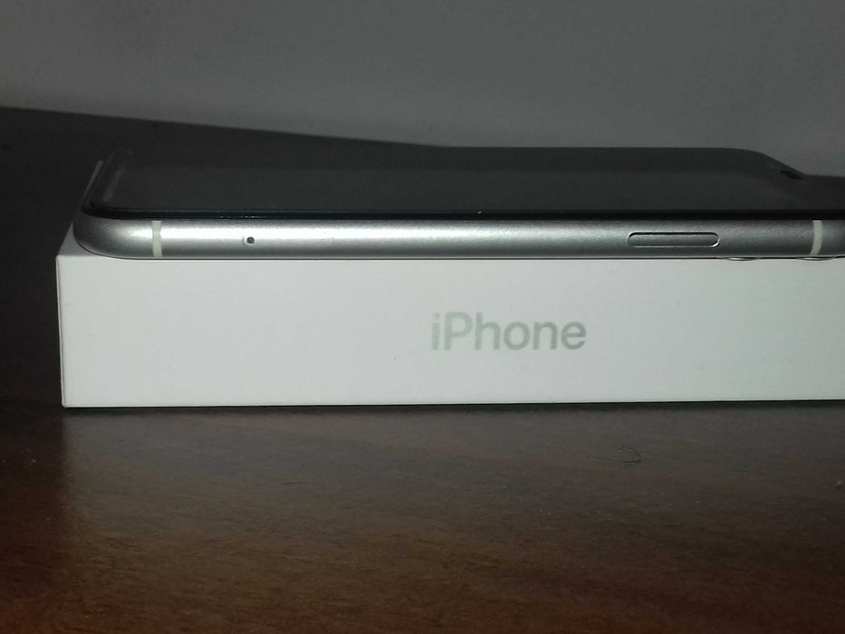 iPhone 11 White 64 Gb