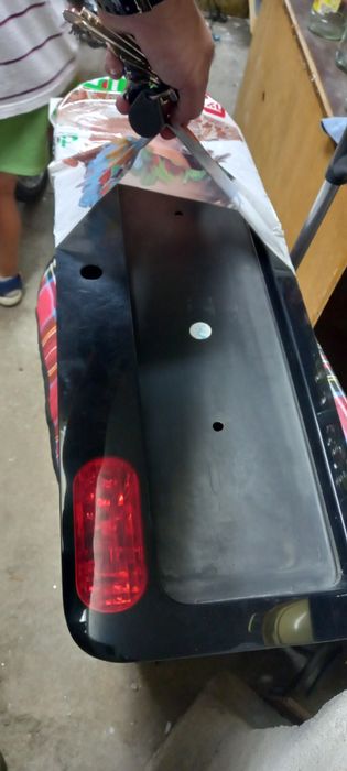 Кора около номера за Ауди 2001-2002