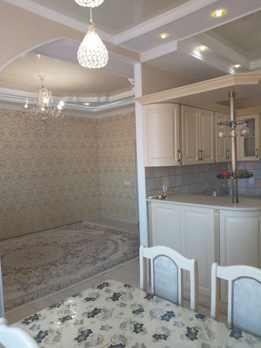 Ж/К Гаухартас   трехэтажный дом.