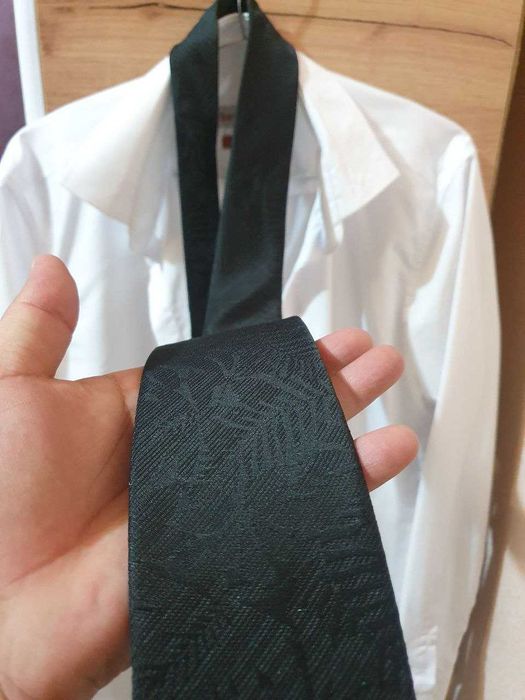 Kostyum-shim, oq ko'ylak, galstuk, tufli, palto