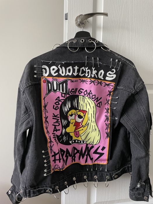 Дънково яке с детайли на гърба