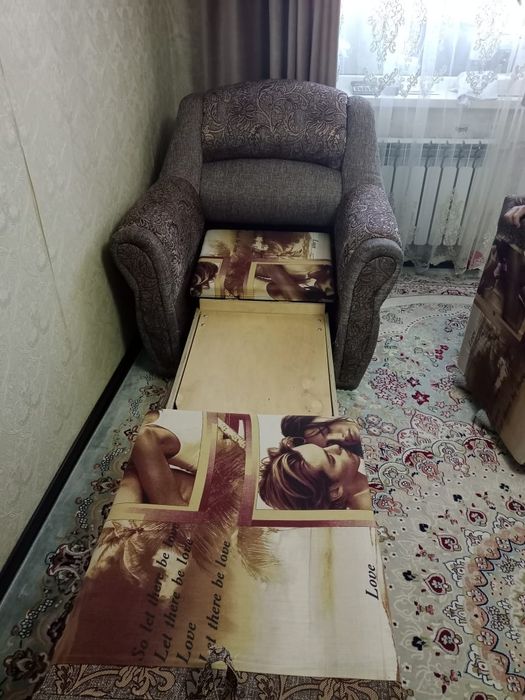 Продам диван и два кресла