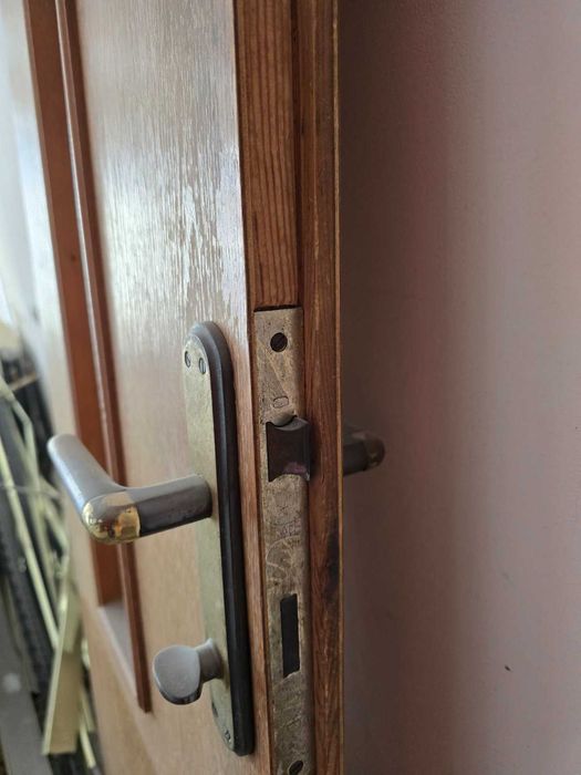 Интериорни врати