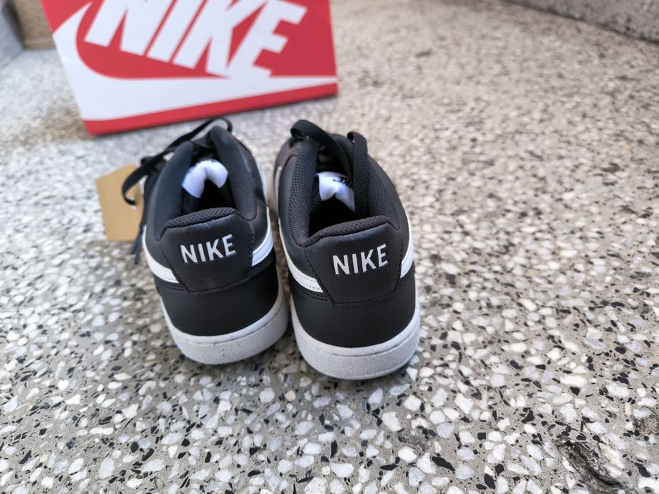 ОРИГИНАЛНИ НОВИ черни nike обувки размери 42 и 43 номер