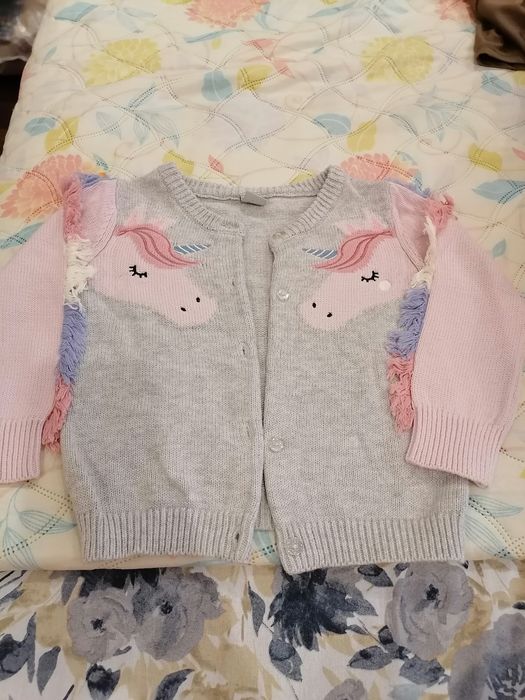 Продавам детски жилетки и пуловери