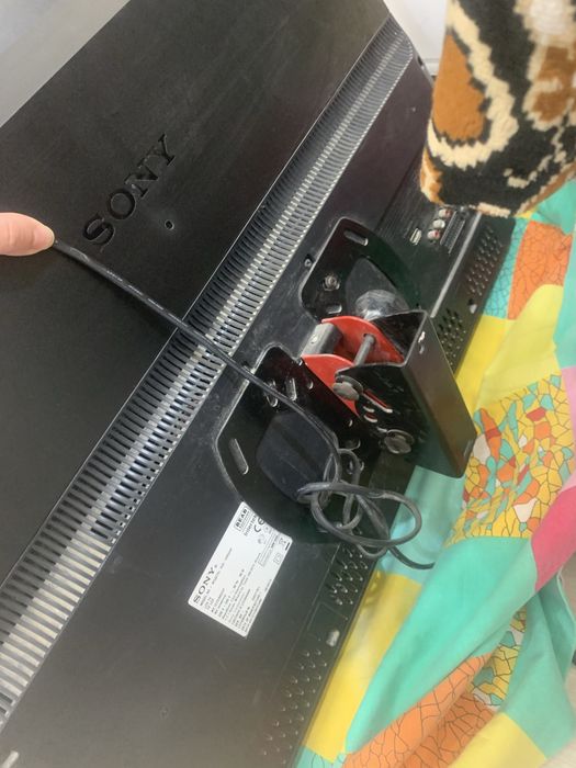 Продется телевизор sony работает