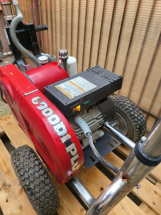 Pompa de gletuit , zugrăvit mixta Titan 6900 DI Plus