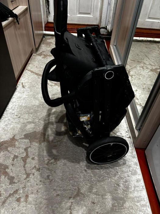 Продам детскую коляску