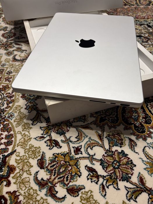 MacBook Pro 14 m3pro 18/512
