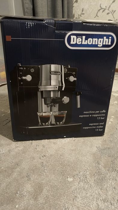 DeLonghi кофемашина Новая в упаковке.