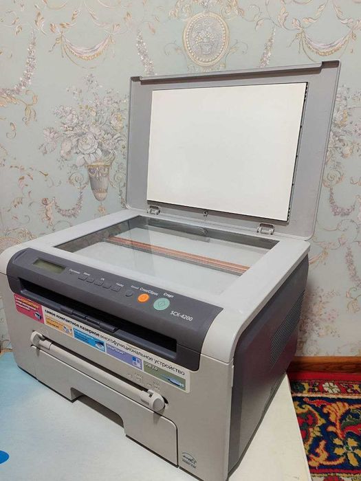 Продаю МФУ Samsung SCX-4200 (принтер, сканер, ксерокс) "3 в 1".