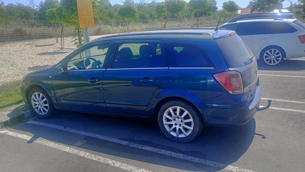 Opel Astra H motor funcțional se vinde pentru piese