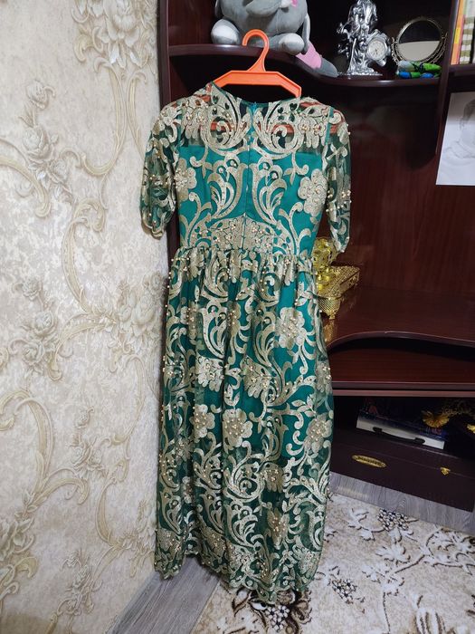 Продам платье новое