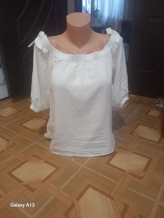 Белые.   кофточки