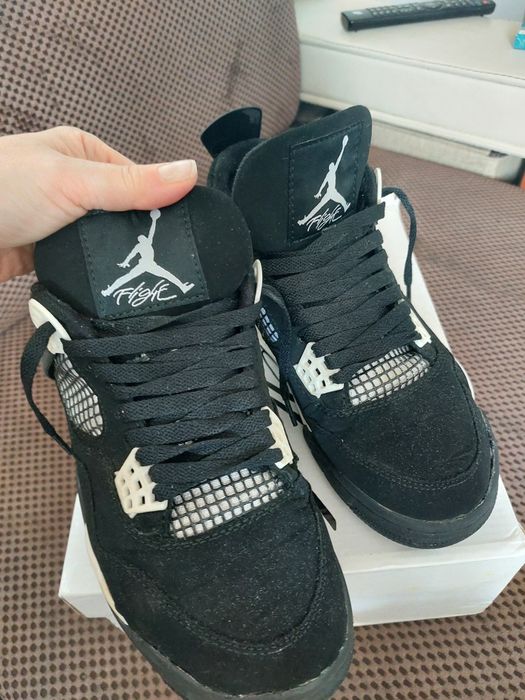 Nike jordan 4 retro