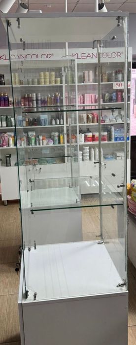 Срочно!!! Продается витрины с подсветкой
