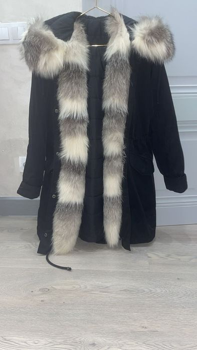 Зимняя куртка в хорошем качестве и состоянии