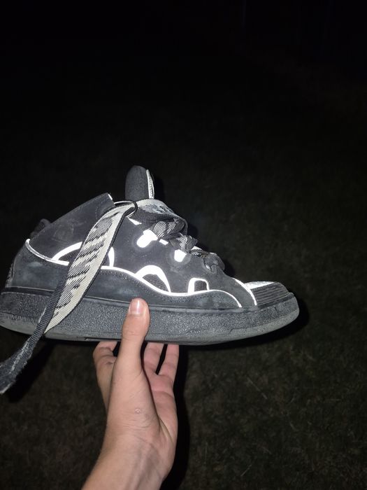 Vind lanvan purtatul de niki