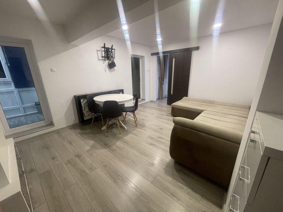 Inchiriez apartament regim hotelier sau termen lung